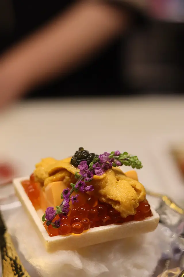 金糖盒。海膽三文魚籽日式豆腐