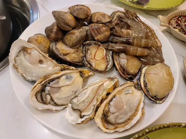 大閘蟹龍蝦海鮮蒸氣鍋