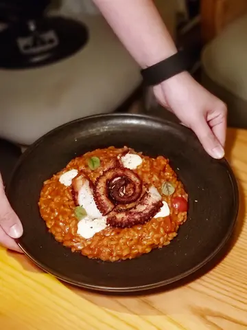 八爪魚番紅花海鮮燉飯
