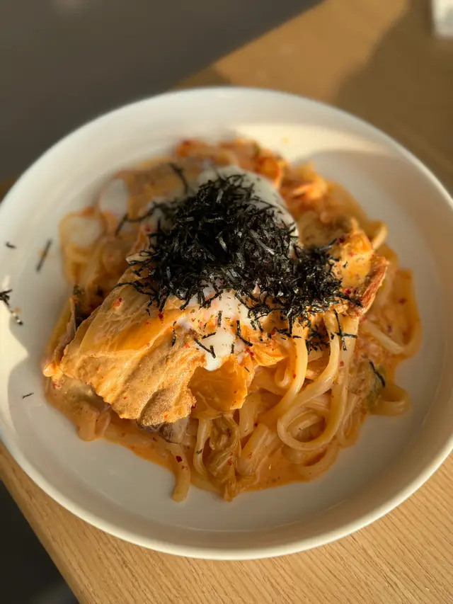 韓式烤五花腩泡菜溫泉蛋卡邦尼烏冬