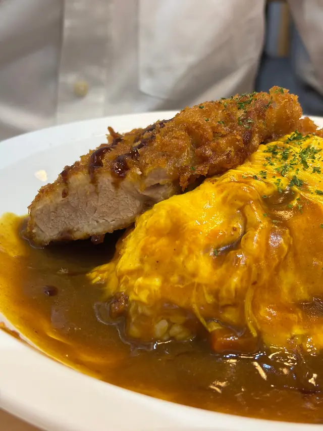 吉列豬扒咖哩蛋包飯