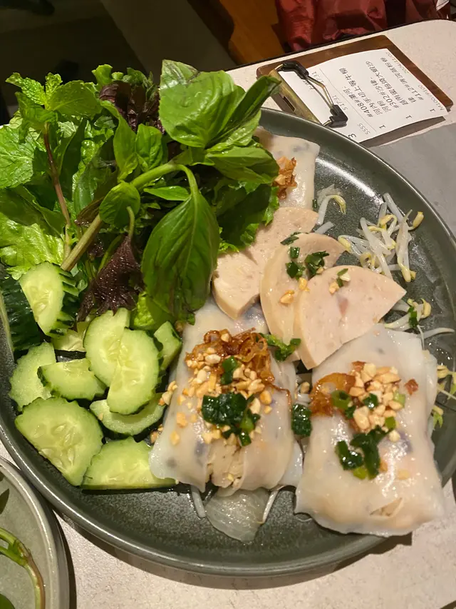 十分厚皮，欿料比以前又少！以前皮係得一層又薄又透，宜家簡直全都是厚粉皮，我沒有吃完，嘥quota 
