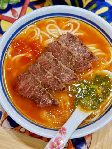 牛小排鲜茄浓汤乌冬