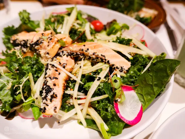 Sesame Salmon & Kale Salad