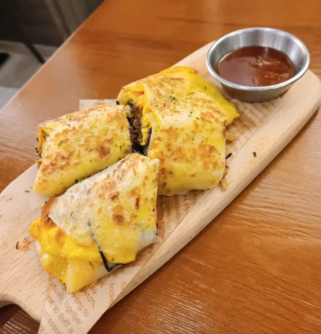 海苔肉鬆起司蛋餅加紫薯