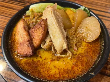 喇沙汤、粗面、萝卜、牛蒡扒、素鸭同炸薯片 4𩠌连面都系$62 确实好好食  #素悦轩 #变回以前嘅水准好好味
