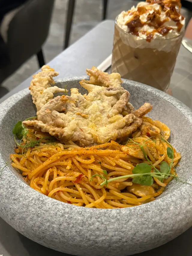 蒜香辣椒蜆肉意大利粉配軟殼蟹