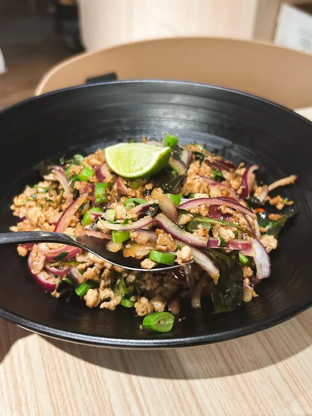 香辣肉碎生菜包