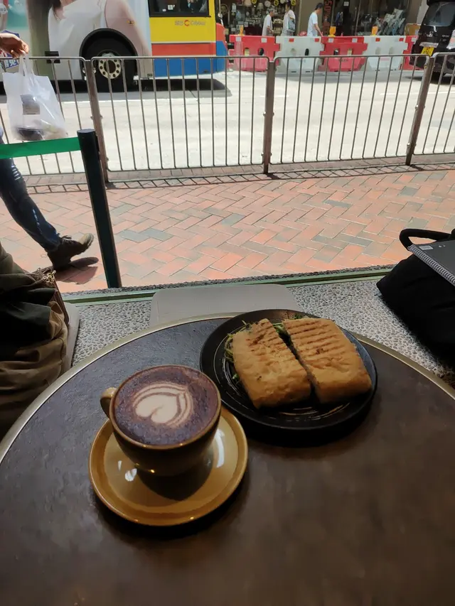 雜菌蘆筍三文治 + Cafe Mocha