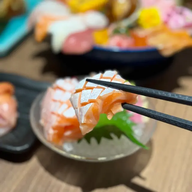 三文魚腩刺身