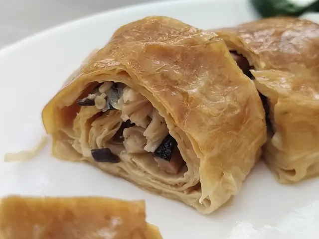 新泰式酸辣醬汁清蒸玉竹雞黃薑飯