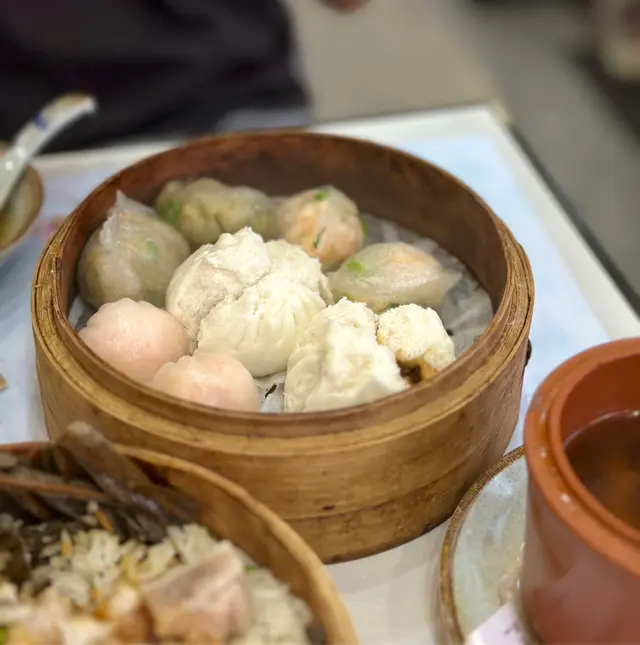 蝦餃+潮州粉果+菜苗餃+叉燒包各2件