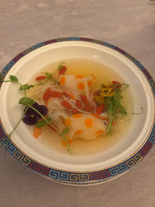 海中龍皇伴金魚餃