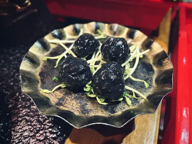 手打鵝肝墨汁墨魚丸