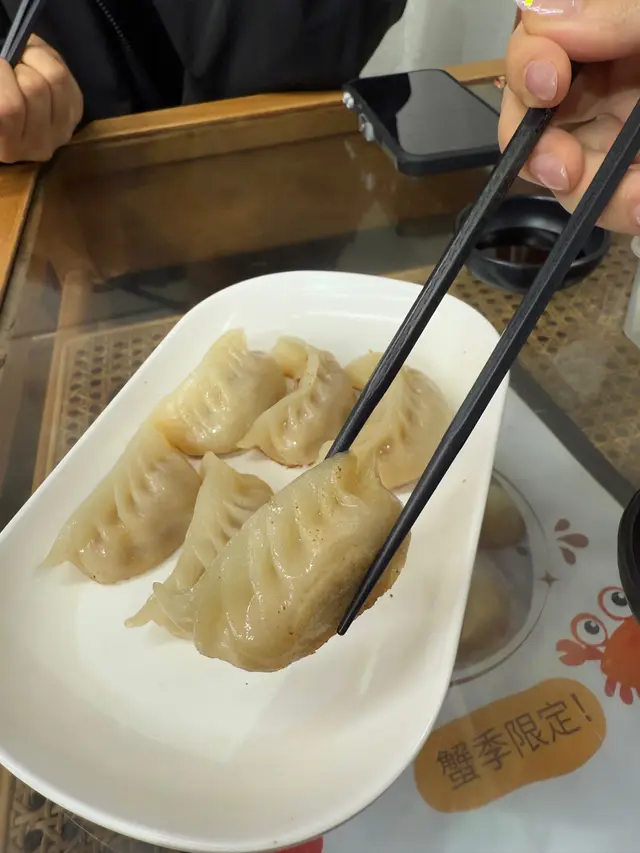 係傳統嘅味道, 雖然皮厚，但係佢可以做到個底脆得黎又有咬口！而且肉汁好多！