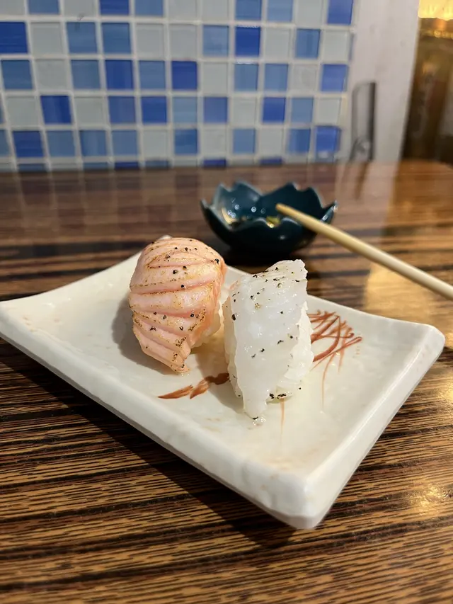 三文魚和左口魚火焰壽司