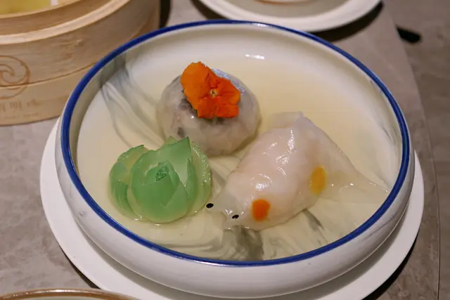 上湯金魚餃配水晶球