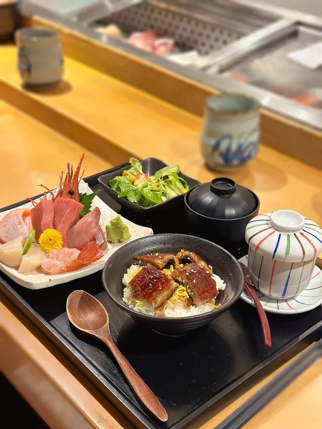 五點刺身配迷你鰻魚飯定食