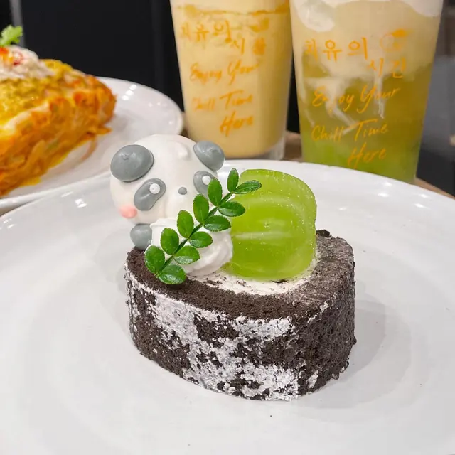 黑白熊貓 Oreo蛋糕卷