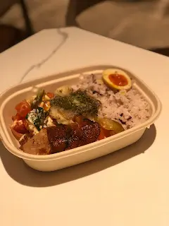 俄羅斯豬肉、比目魚、鴨胸配香橙燒汁、糙米飯