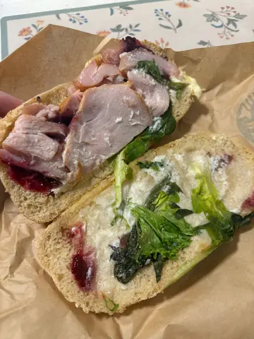 红莓酱火鸡三文治
