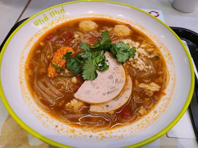 蕃茄蟹膏蟹肉蝦丸扎肉湯檬