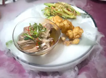 美味前菜, 三小碟, 麻香拌海蜇, 椒鹽脆鮮魷,酒香醉鴨舌