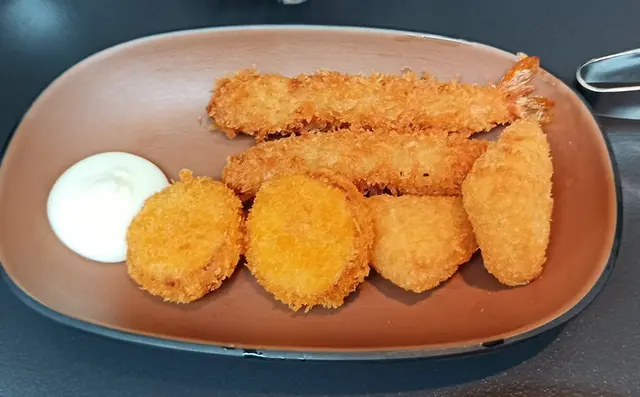 小食:一口芝士、吉列炸蝦、吉列炸帶子