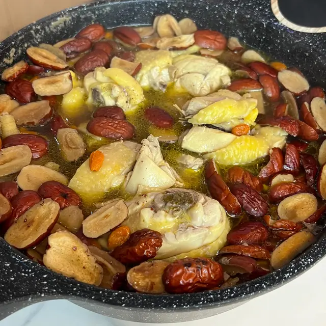 藥膳花雕藥材雞鍋