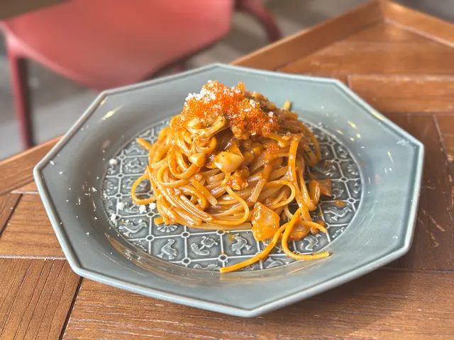 黃金龍蝦汁魷魚薄片掛晒啲汁意粉