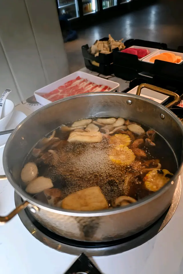 藥膳姬松茸雞肉鍋