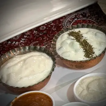 Mirza Ghasemi 烤茄子泥  Mast-O-Khiyar 波斯风味青瓜乳酪蘸酱 