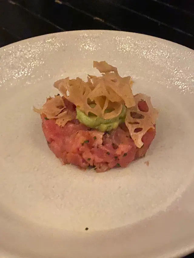 食完成晚覺得呢個Started係最好食嘅👍🏻
一入口就有好濃嘅麻油味😍有啲脆脆同牛油果夾埋都OK 但係食慣配cracker哩到無￼就有啲沉悶😢😢#FoodieLife #DiningExperience 