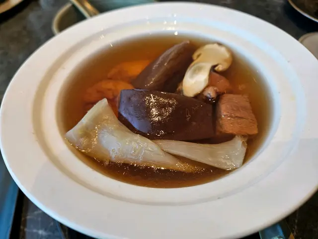 我個仔平時唔會飲湯，都飲晒連渣都食埋。呢個天氣啱啱好，夠滋陰。