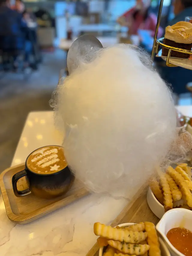 白雲棉花糖配海鹽焦糖咖啡