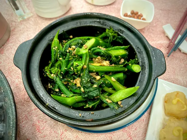 啫啫肉碎芥蘭煲