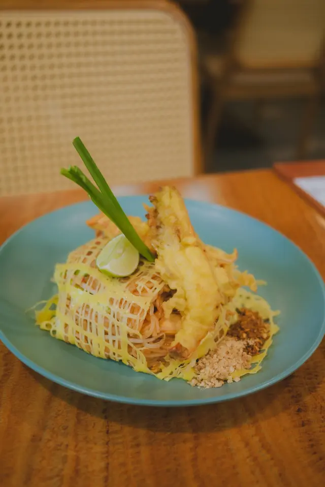 蛋包虎蝦炒金邊粉