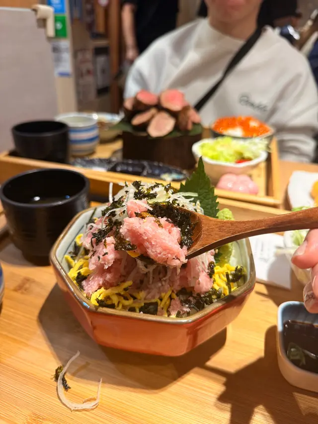 蔥碎吞拿魚腩丼御膳 