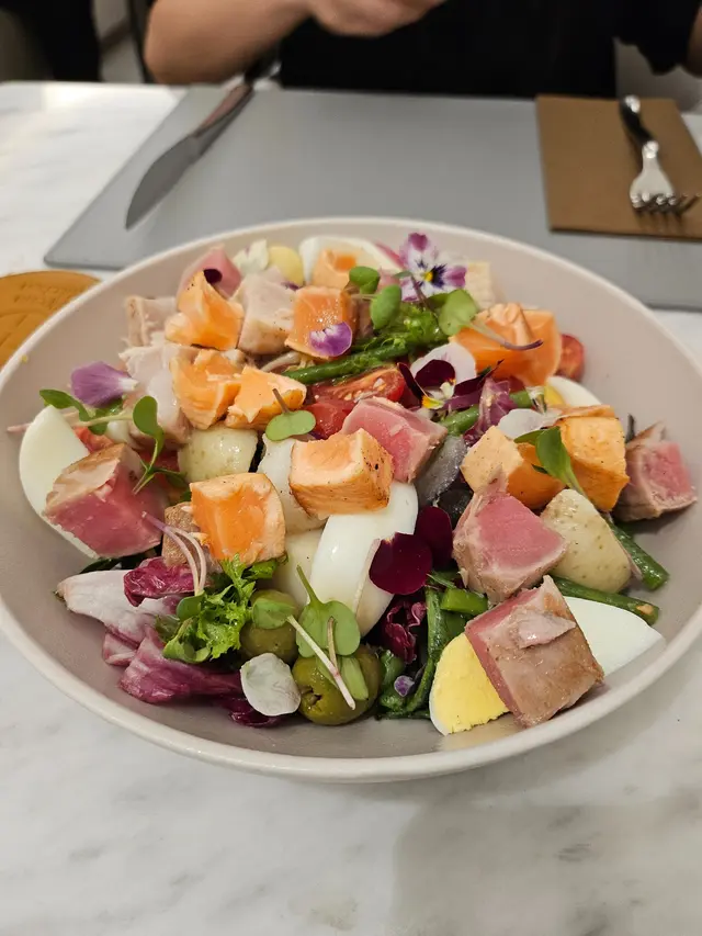 法式尼古斯沙律、胡椒奧米加三魚