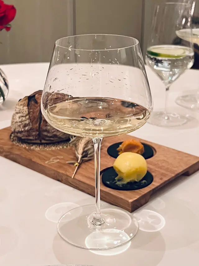 White Wine | Alex Moreau Chassagne-Montrachet 2018 (in the Glass)