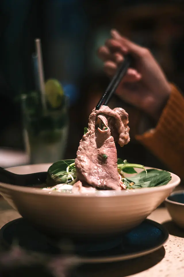 生牛肉湯河
