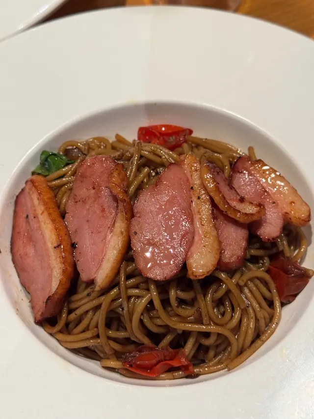 巴薩酒醋燻鴨胸意粉