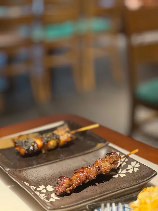 韓風燒牛肋肉  ($28)；山椒鰻魚汁燒白鱔  ($48)