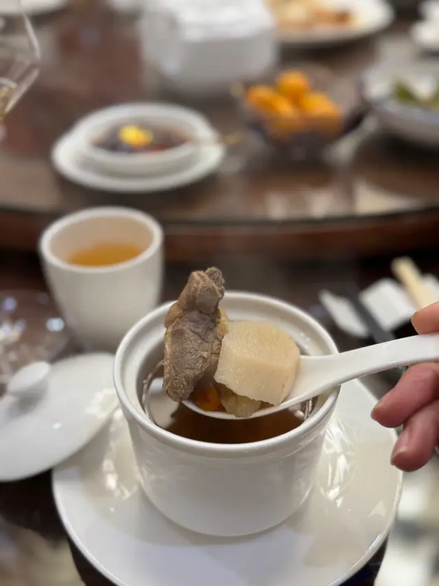 淮山杞子海參燉老鴿湯