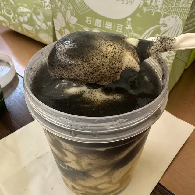 黑白芝麻豆腐花