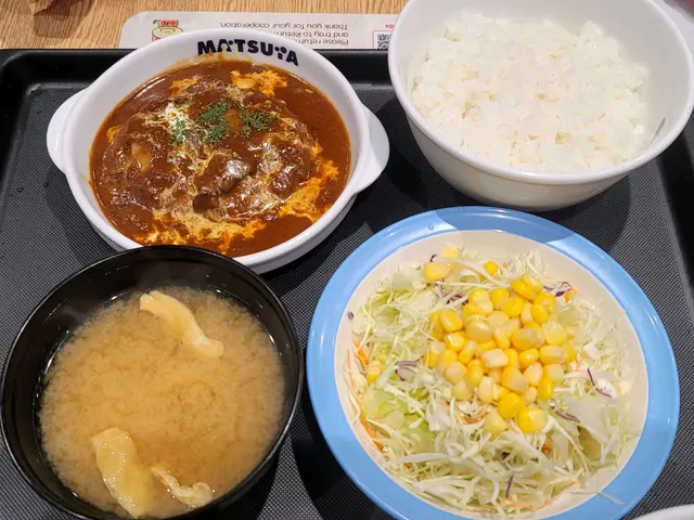 布朗醬漢堡定食$75