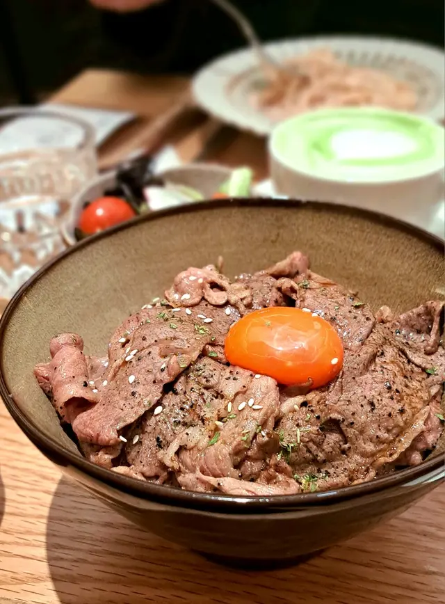 美國安格斯牛月見蛋丼