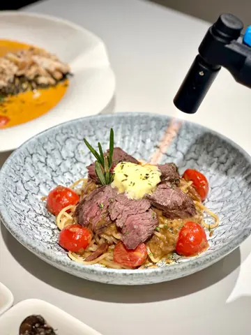 香草牛油封门牛肉汁意粉