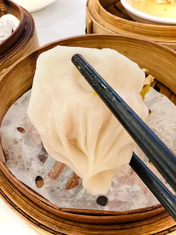 小笼包  -  皮厚又干