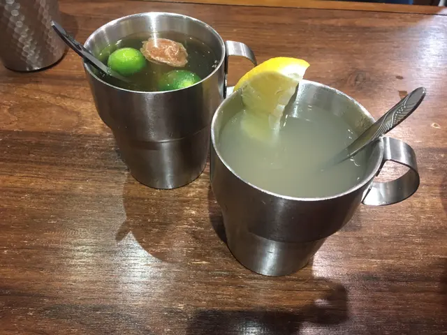 跟餐 (熱檸檬薏米水 / 熱蜂蜜桔仔水)